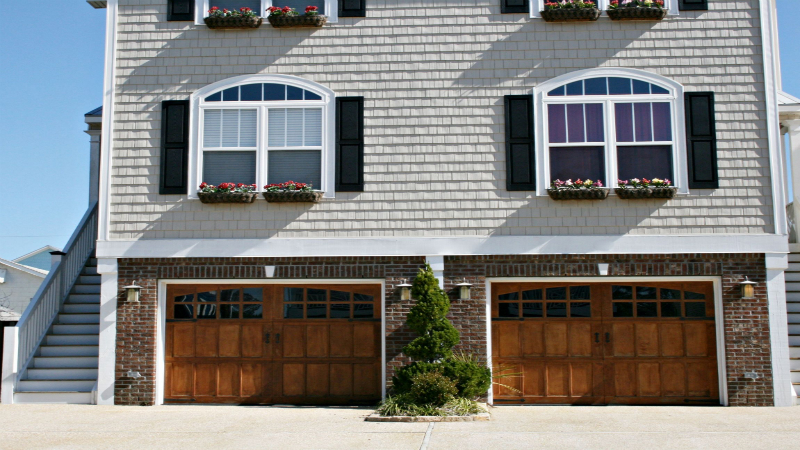 Improve The Value Of Your Home By Replacing The Garage Door