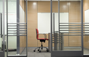 Benefits Offered by Hiring Professionals for Commercial Glass Door Installation