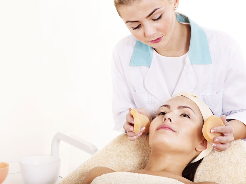 Reasons Beauty Professionals Should Attend Chemical Peels Classes