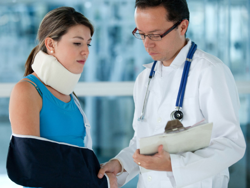 4 Signs You’re Showing Delayed Symptoms from Possible Car Accident Injuries